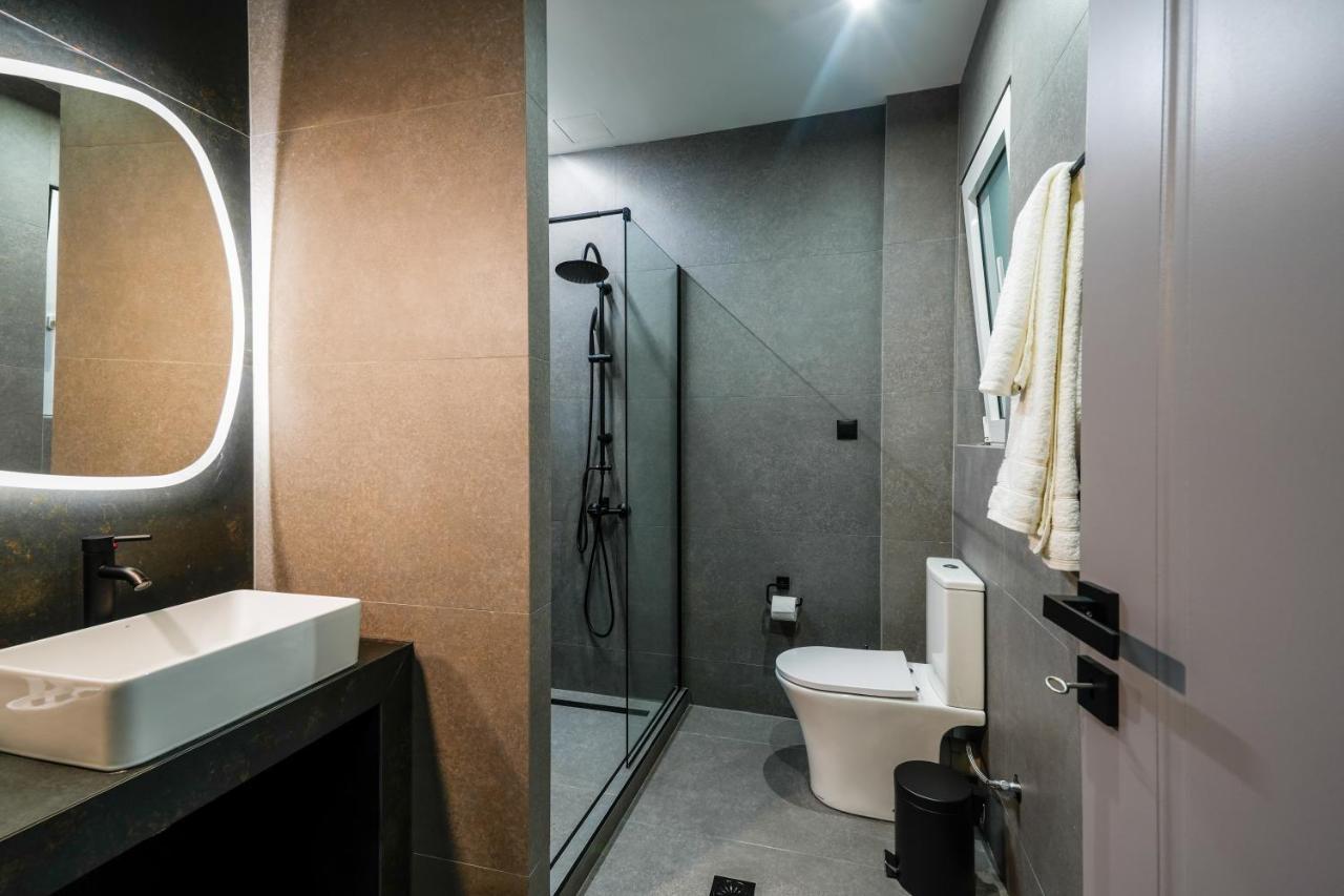 Casa Divinus Suites เอเธนส์ ภายนอก รูปภาพ