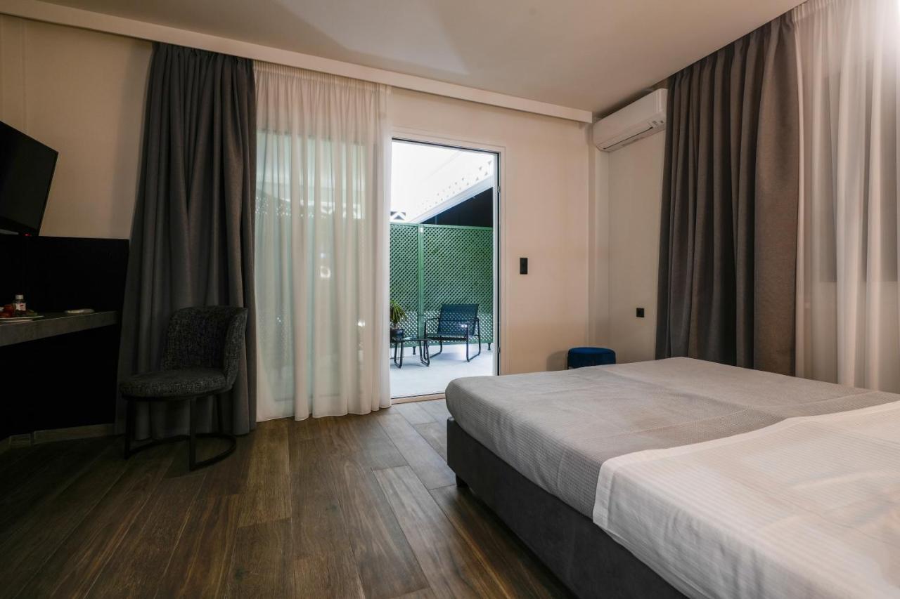 Casa Divinus Suites เอเธนส์ ภายนอก รูปภาพ